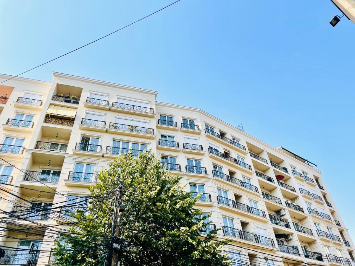 4 Llullat - City Center Apartment Priștina Exterior foto